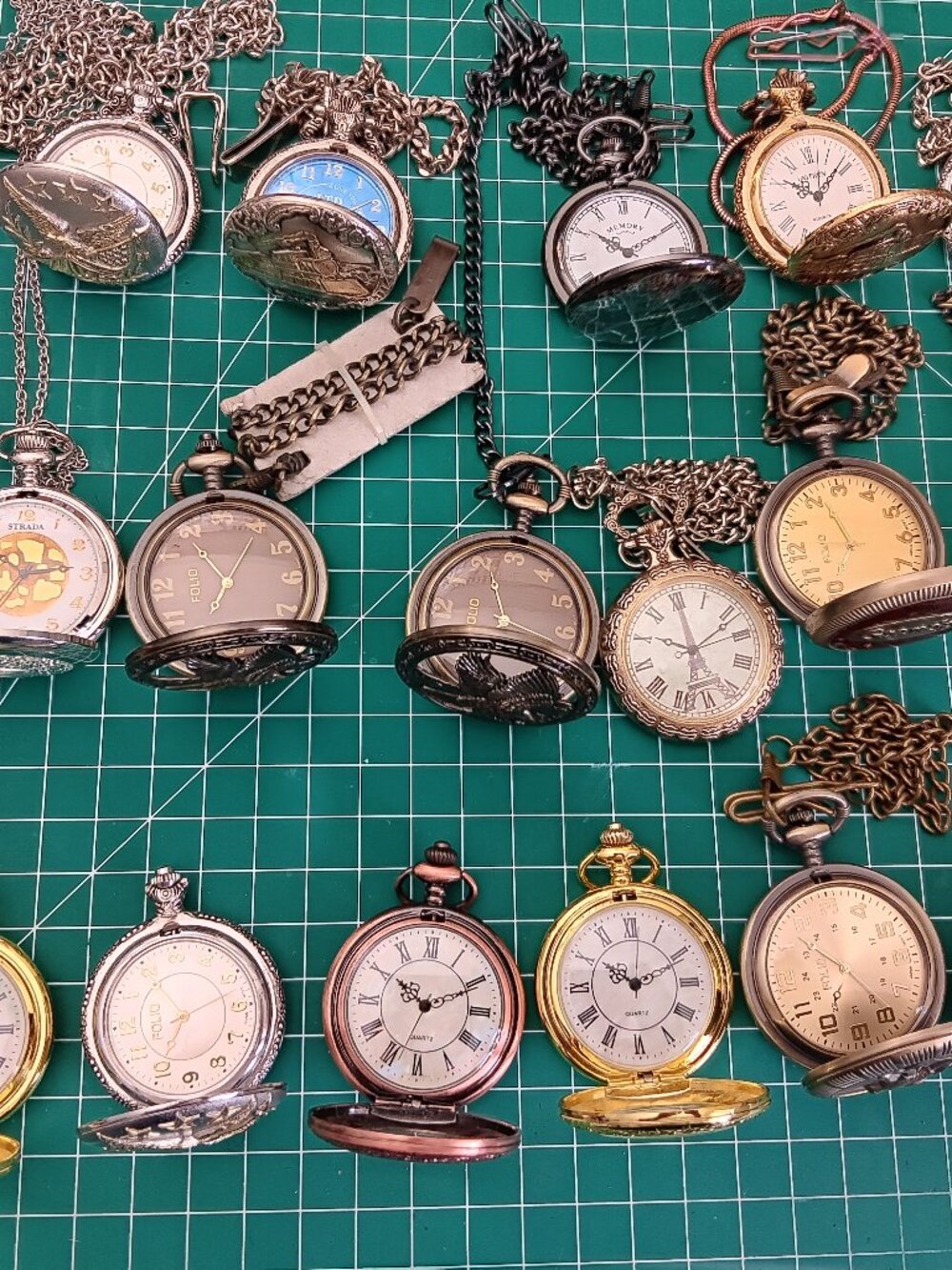 Bulk Lot of 20 Modern Quartz Pocket Watches - Folio & Unbranded (All Running)